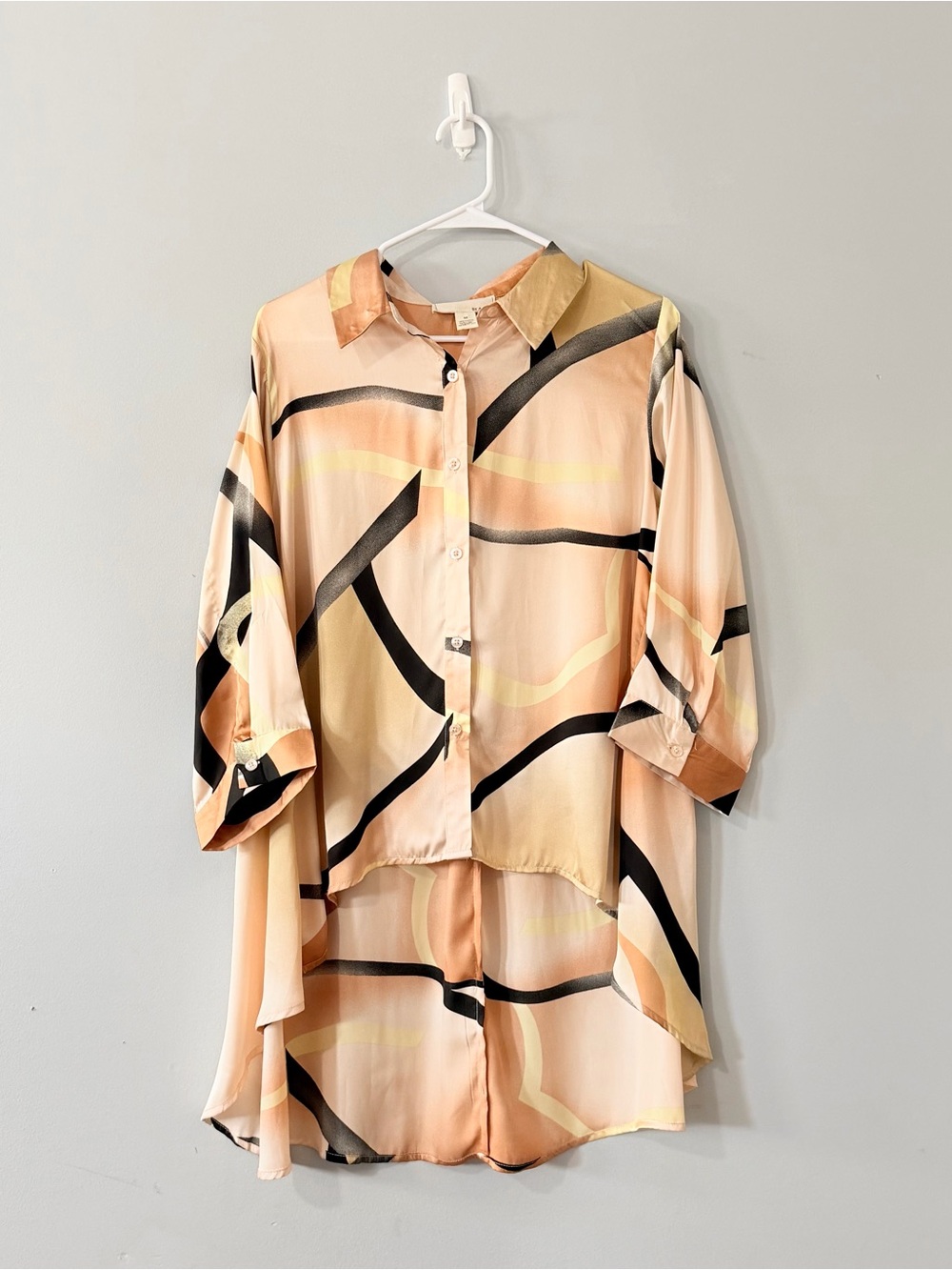 By Design Size M Abstract Print High Low Button Down Blouse 3/4 Sleeve